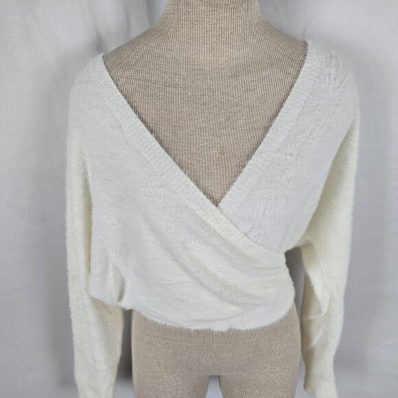 Shein Bae Blouse Women's S Off White Wrap Crossover Long Sleeve Soft Fuzzy NWT - Picture 2 of 11